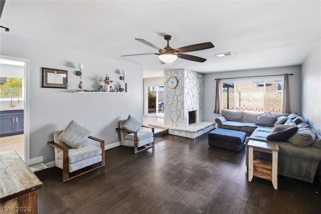 7624 Alina Avenue Las Vegas NV 89145