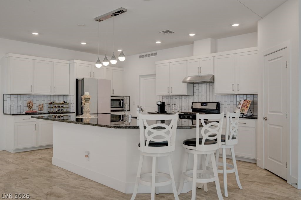 7135 Sunland Hills Avenue Las Vegas NV 89113