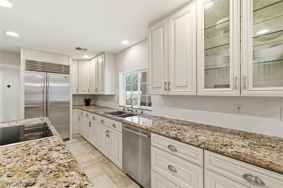 2252 Buckingham Court Henderson NV 89074
