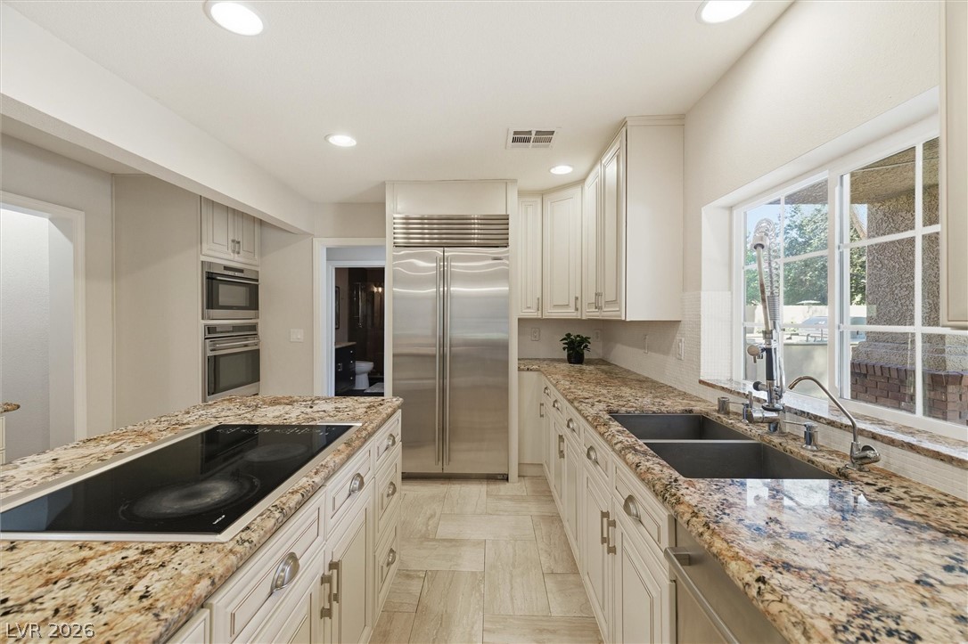 2252 Buckingham Court Henderson NV 89074