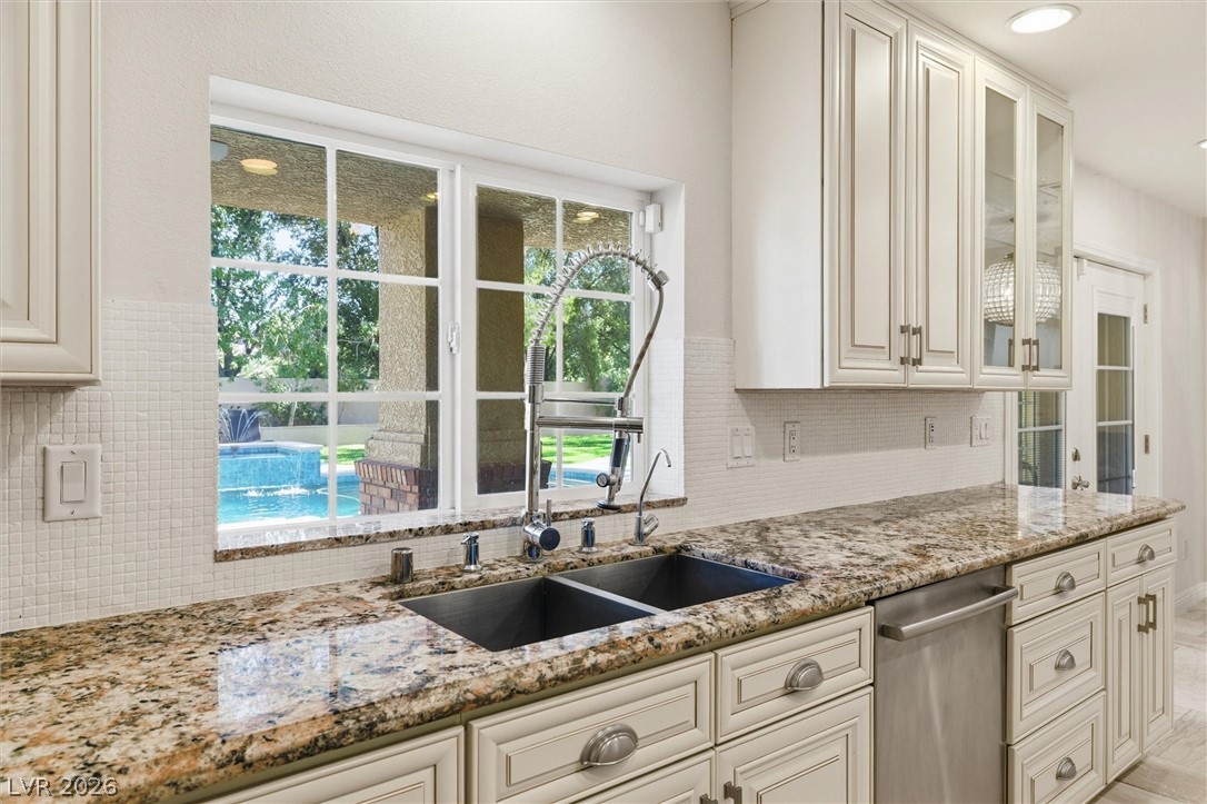 2252 Buckingham Court Henderson NV 89074