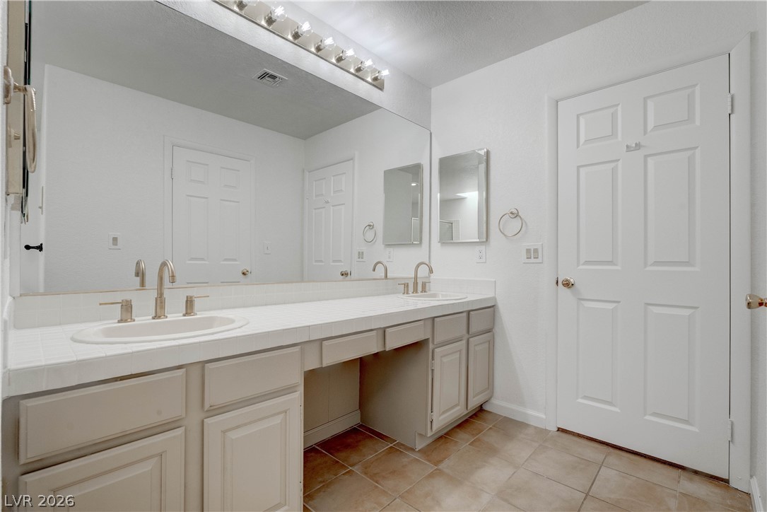 3238 Brookfield Drive Las Vegas NV 89120