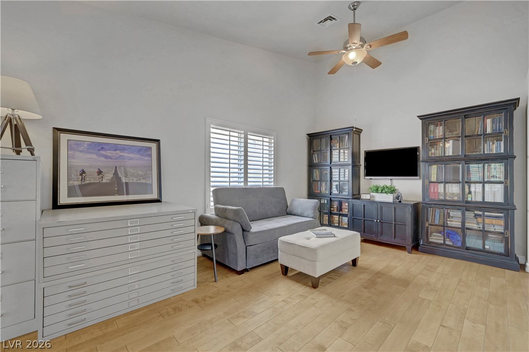 1432 Castle Crest Drive Las Vegas NV 89117