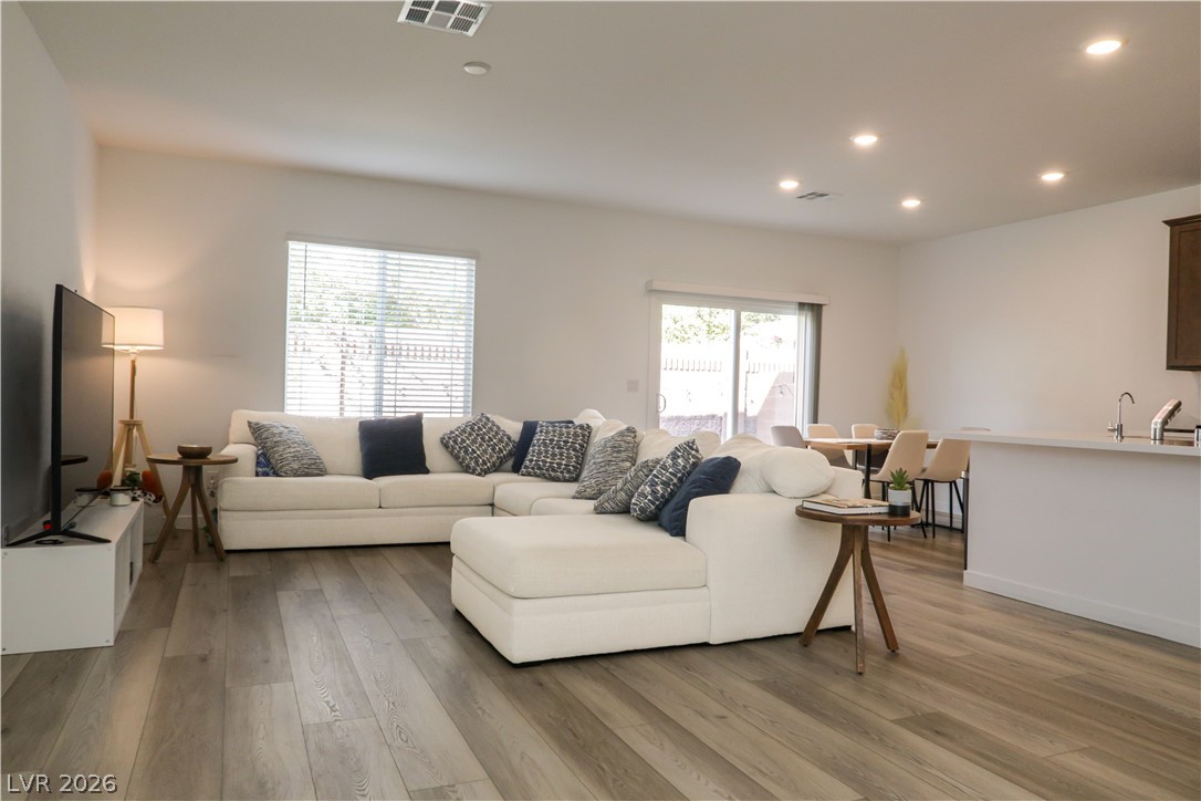 376 Great Ocean Avenue North Las Vegas NV 89084