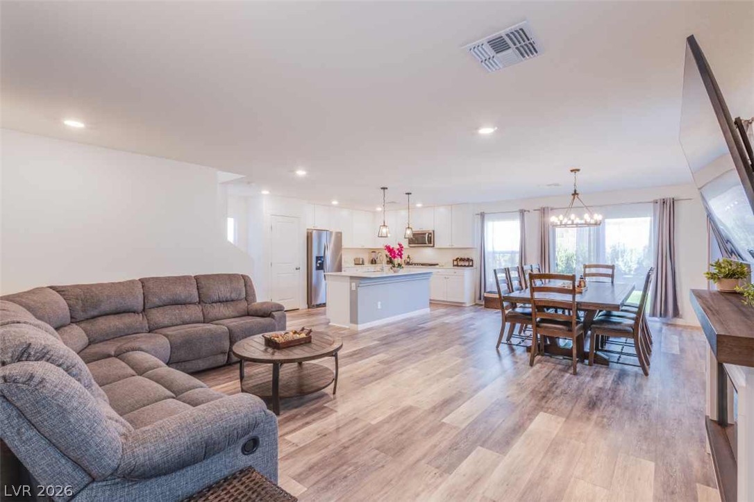 7712 Lush Oasis Avenue Las Vegas NV 89113