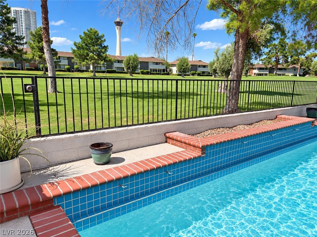 2823 Queens Courtyard Drive Las Vegas NV 89109