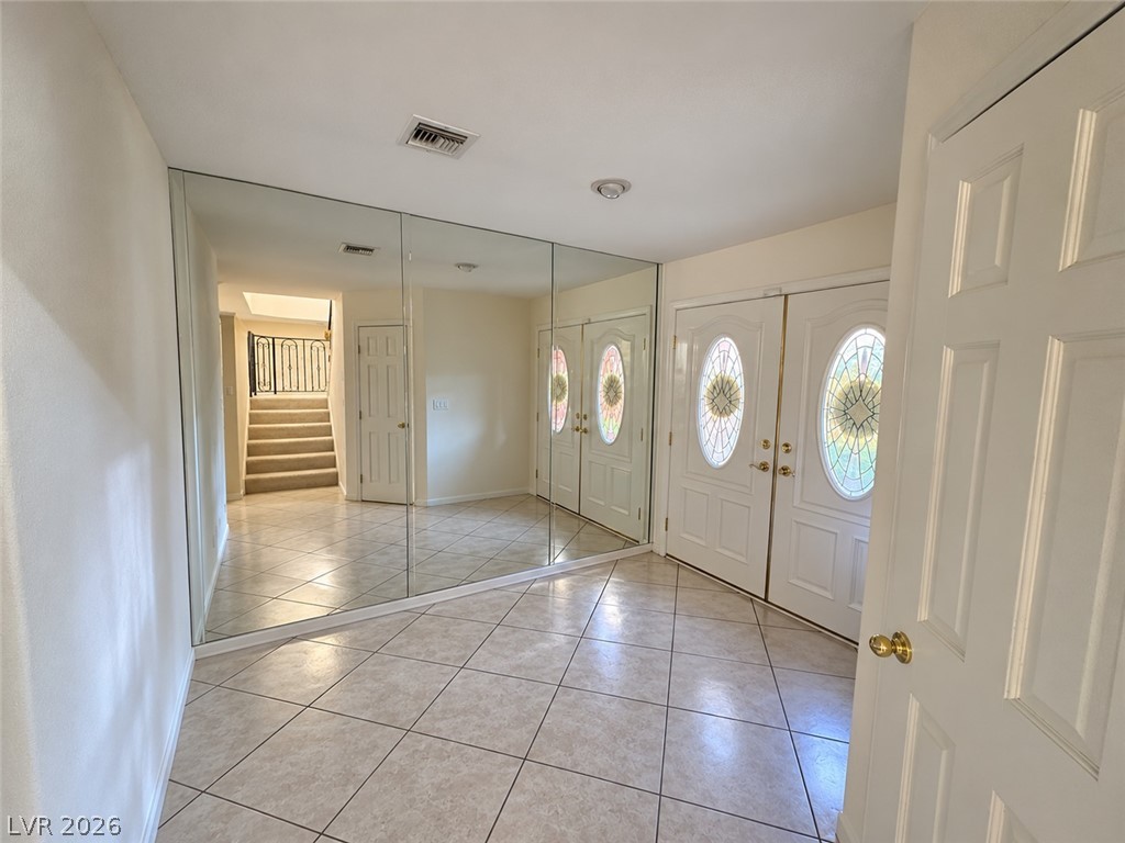 2823 Queens Courtyard Drive Las Vegas NV 89109