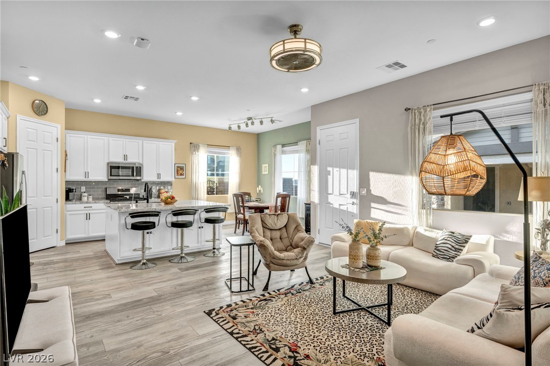 208 Bennett Pointe Avenue Henderson NV 89011