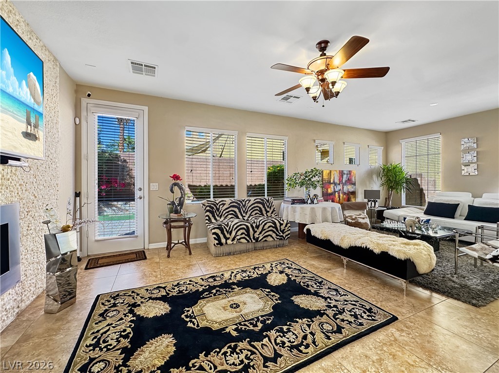 8122 Retriever Avenue Las Vegas NV 89147