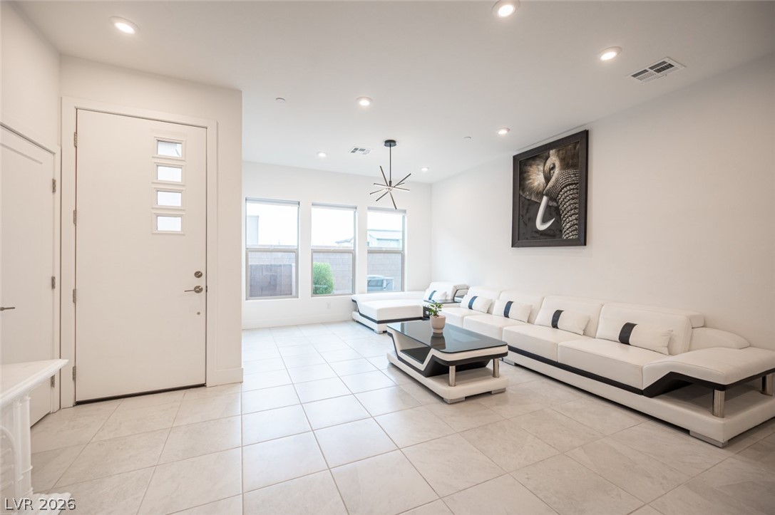 9828 Kings Glen Street Las Vegas NV 89141