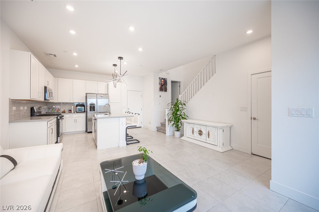 9828 Kings Glen Street Las Vegas NV 89141