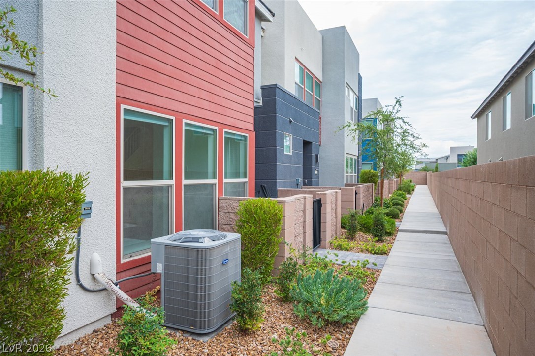 9828 Kings Glen Street Las Vegas NV 89141