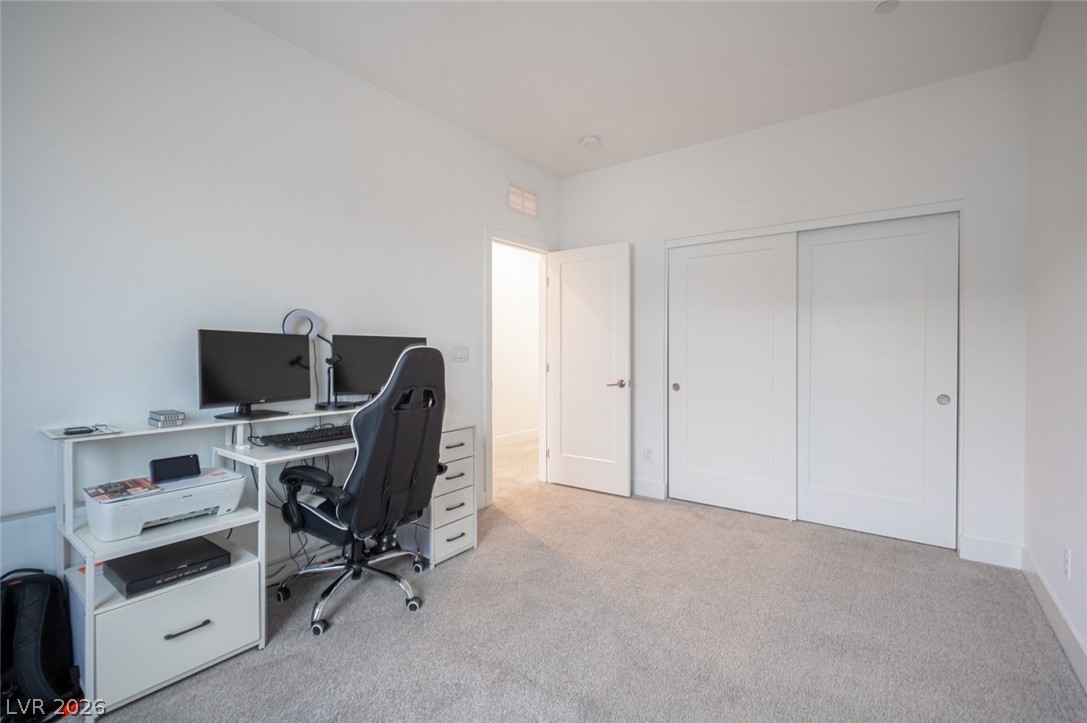 9828 Kings Glen Street Las Vegas NV 89141