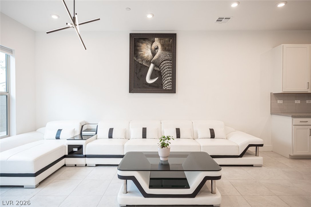 9828 Kings Glen Street Las Vegas NV 89141