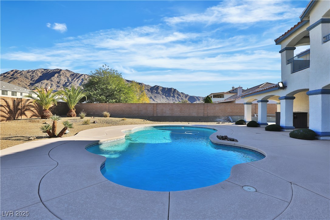 6830 Stone Meadows Avenue Las Vegas NV 89142