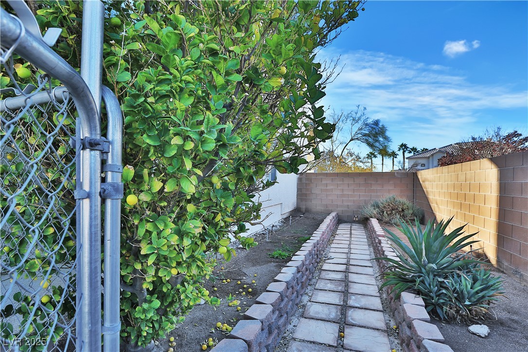 6830 Stone Meadows Avenue Las Vegas NV 89142