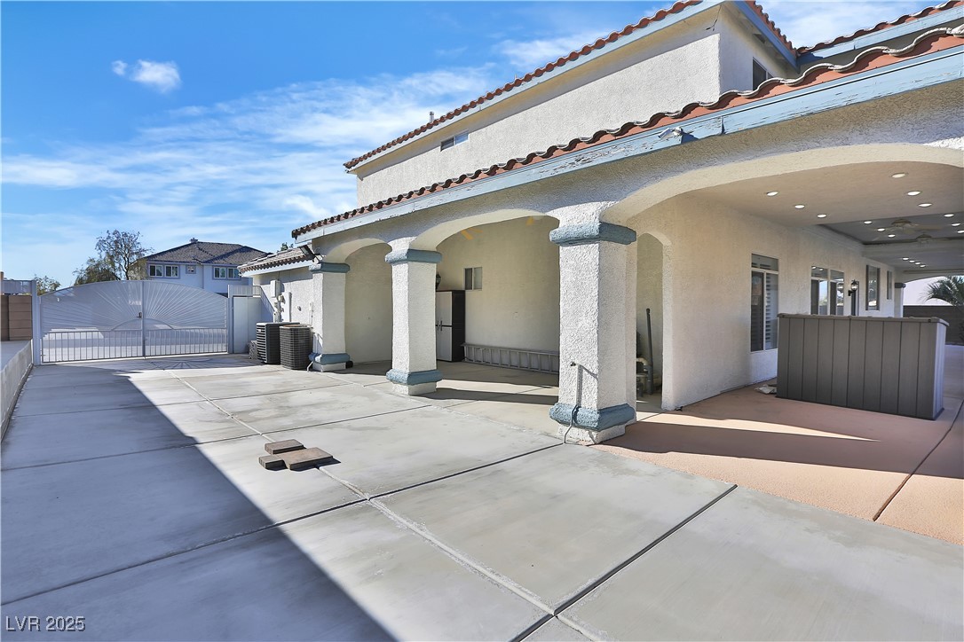 6830 Stone Meadows Avenue Las Vegas NV 89142