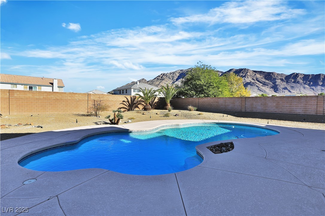 6830 Stone Meadows Avenue Las Vegas NV 89142
