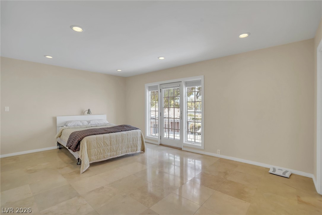 548 Tam O Shanter Las Vegas NV 89109
