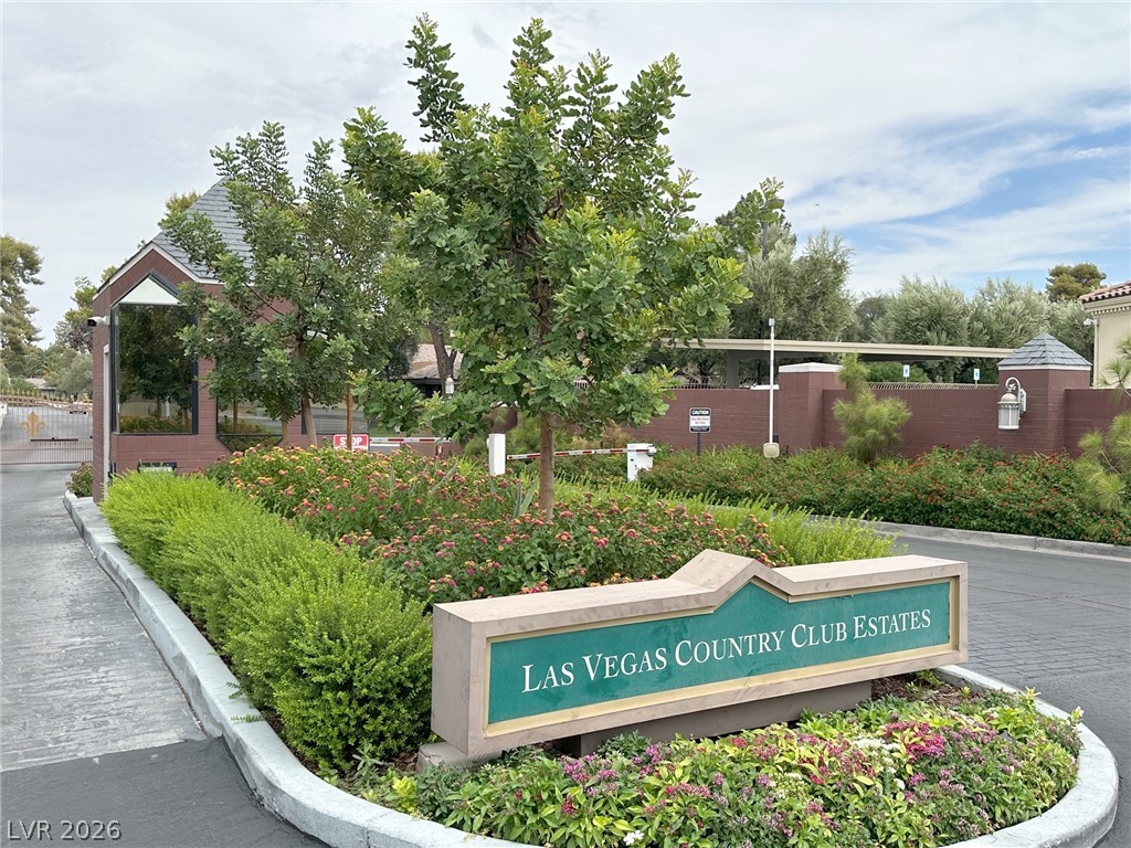 548 Tam O Shanter Las Vegas NV 89109