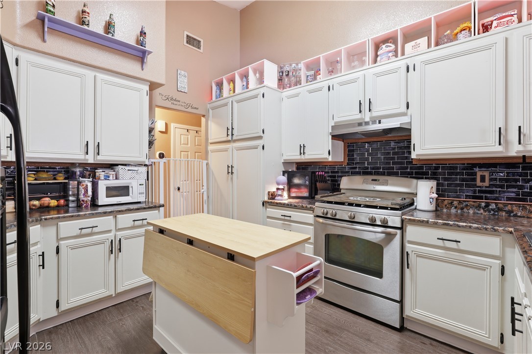 2730 Meadow Spring Court Las Vegas NV 89156