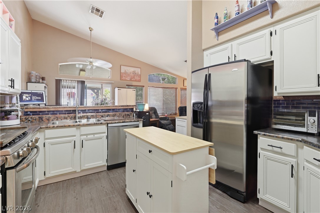 2730 Meadow Spring Court Las Vegas NV 89156