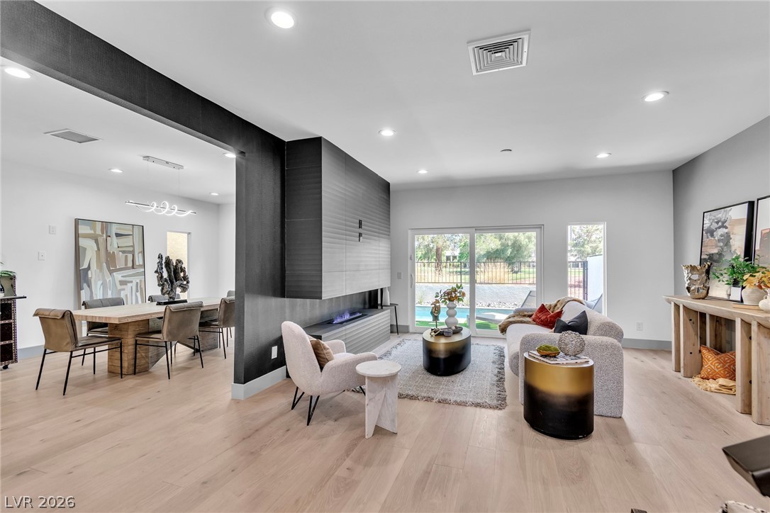 2861 Queens Courtyard Drive Las Vegas NV 89109