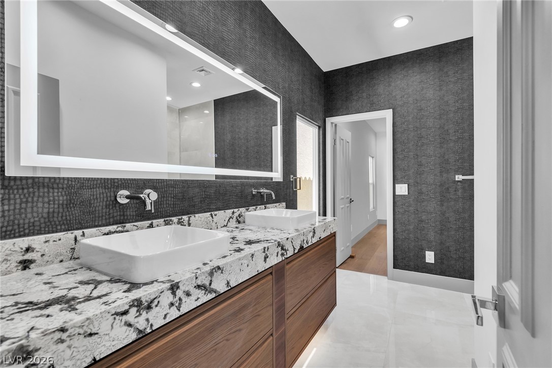 2861 Queens Courtyard Drive Las Vegas NV 89109
