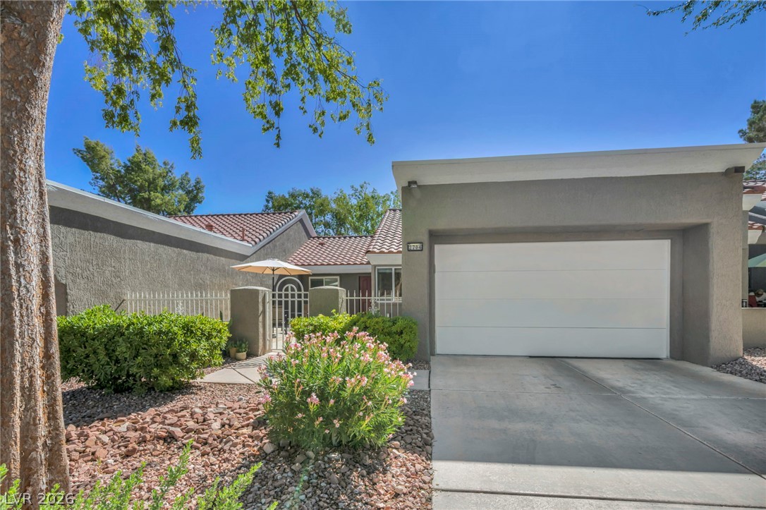 2704 Glencliff Drive Las Vegas NV 89134