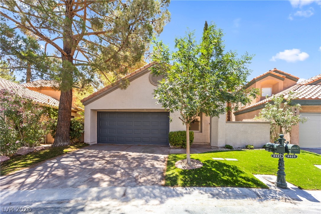 8921 Diamond Falls Drive Las Vegas NV 89117