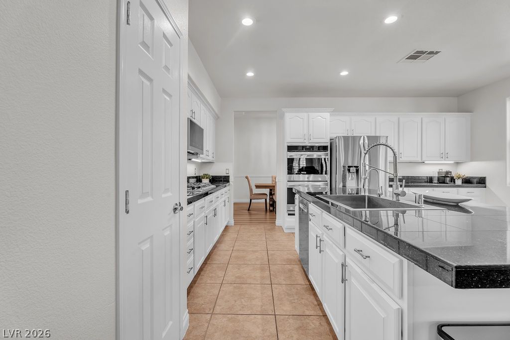 8221 Glistening Rush Street Las Vegas NV 89131