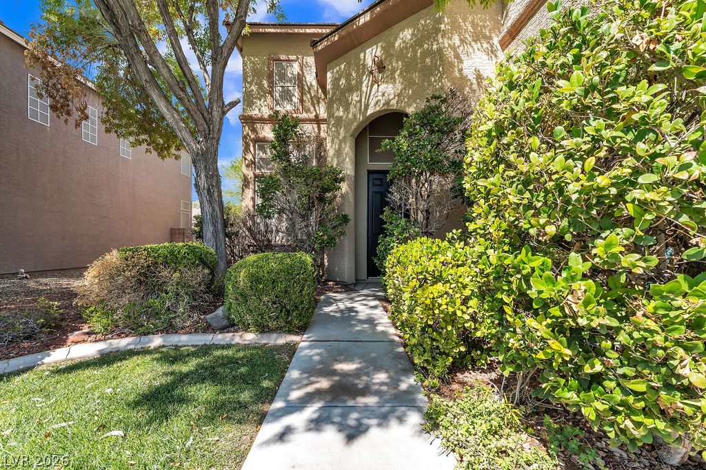 8221 Glistening Rush Street Las Vegas NV 89131