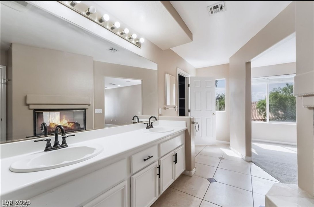 6657 Shadow Cove Avenue Las Vegas NV 89139