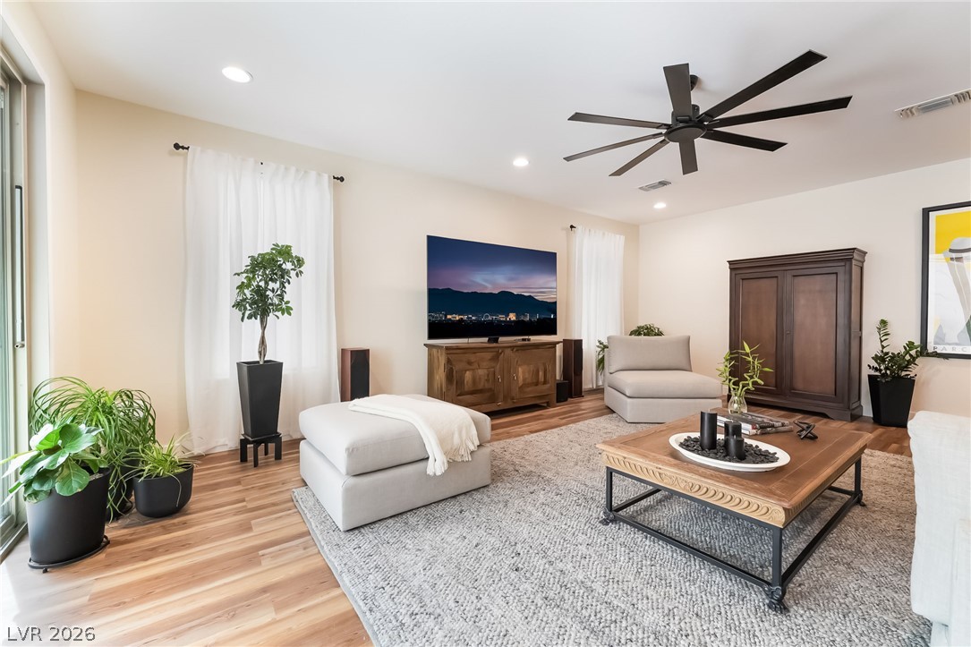9537 Wild Valley Avenue Las Vegas NV 89148