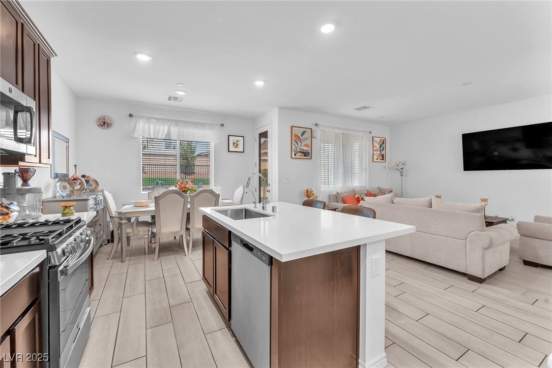 8879 Roadrunner Ravine Street Las Vegas NV 89166