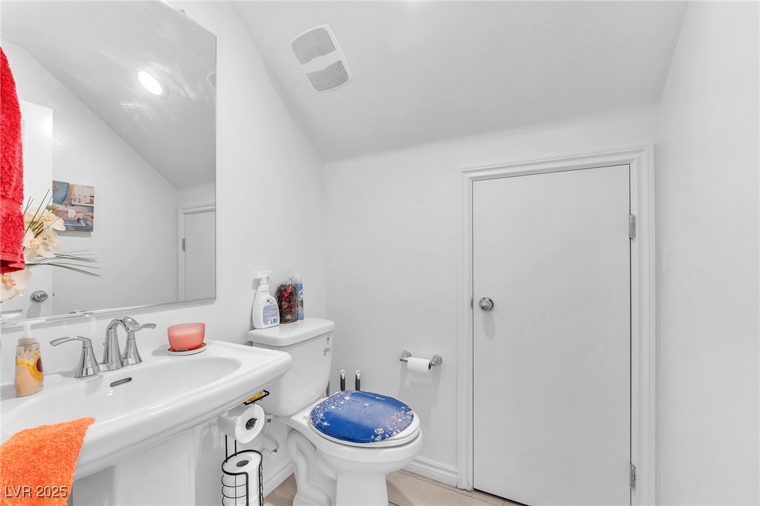 8879 Roadrunner Ravine Street Las Vegas NV 89166