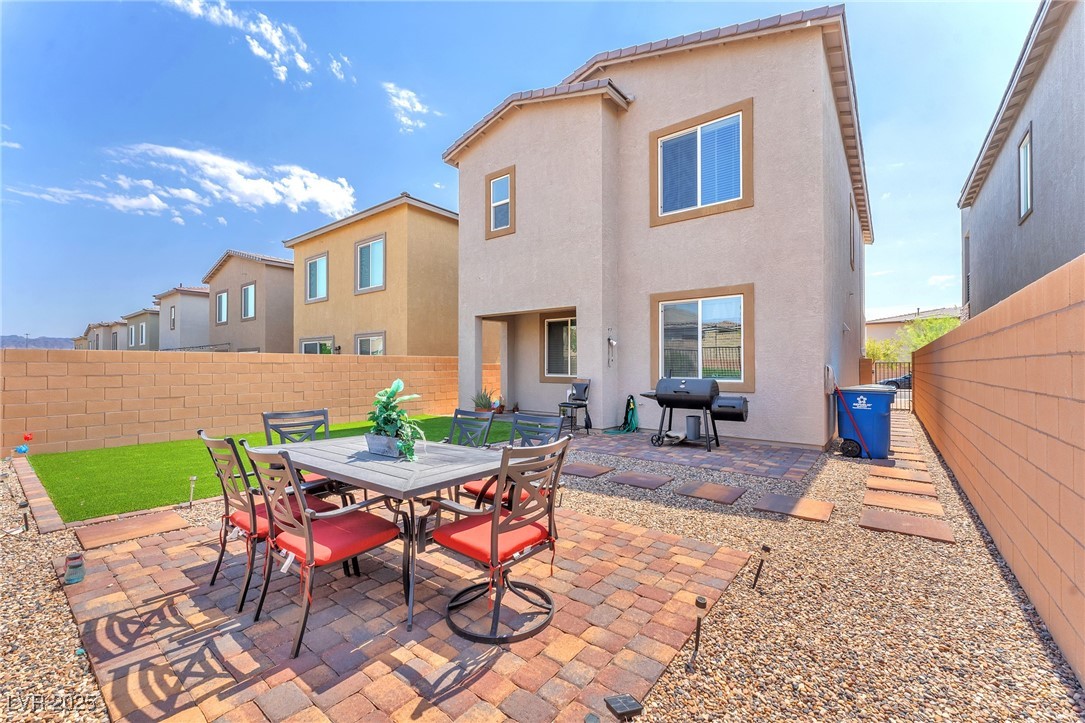 8879 Roadrunner Ravine Street Las Vegas NV 89166