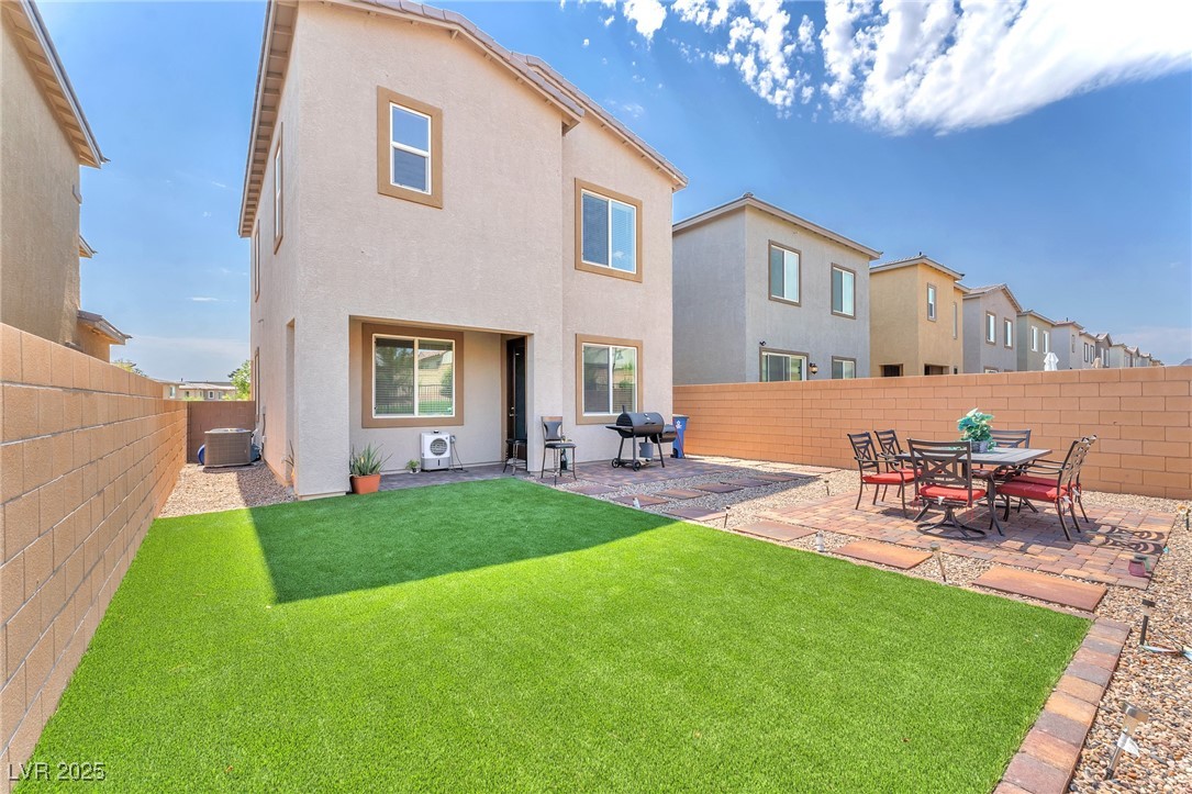 8879 Roadrunner Ravine Street Las Vegas NV 89166