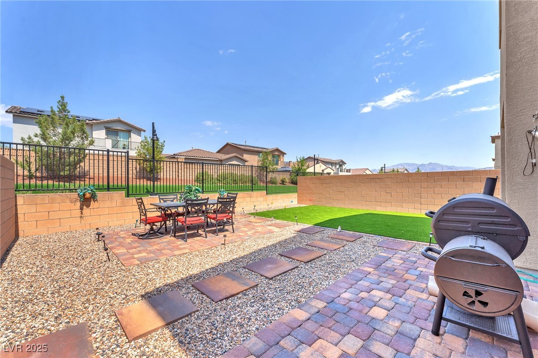 8879 Roadrunner Ravine Street Las Vegas NV 89166