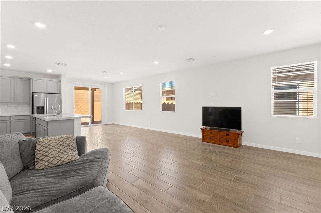 8321 Vanhoy Creek Street Las Vegas NV 89166