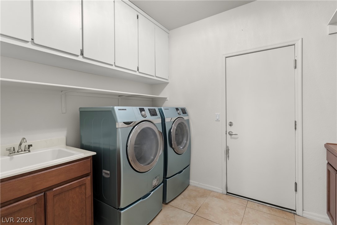 5823 Reeves Springs Avenue Las Vegas NV 89131