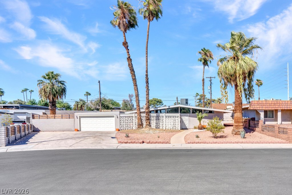 3327 Seminole Circle Las Vegas NV 89169