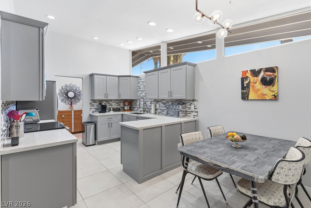 3327 Seminole Circle Las Vegas NV 89169