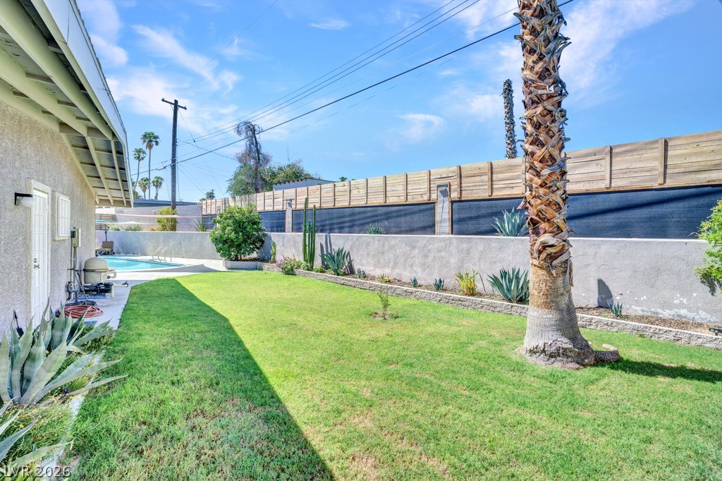 3327 Seminole Circle Las Vegas NV 89169