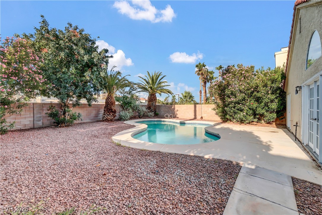 2716 Knightsbridge Road Henderson NV 89074