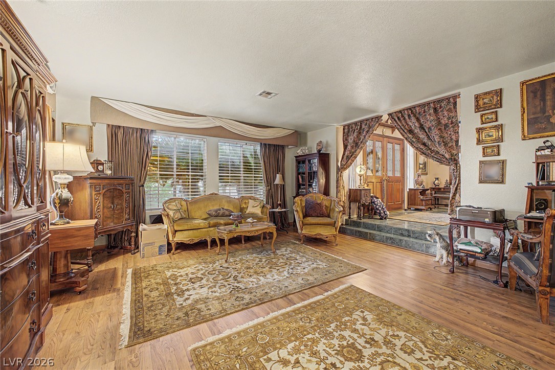 8208 Swan Lake Avenue Las Vegas NV 89128