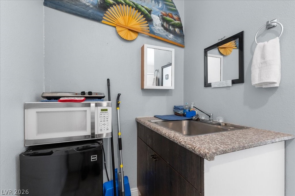 5333 Longridge Avenue Las Vegas NV 89146