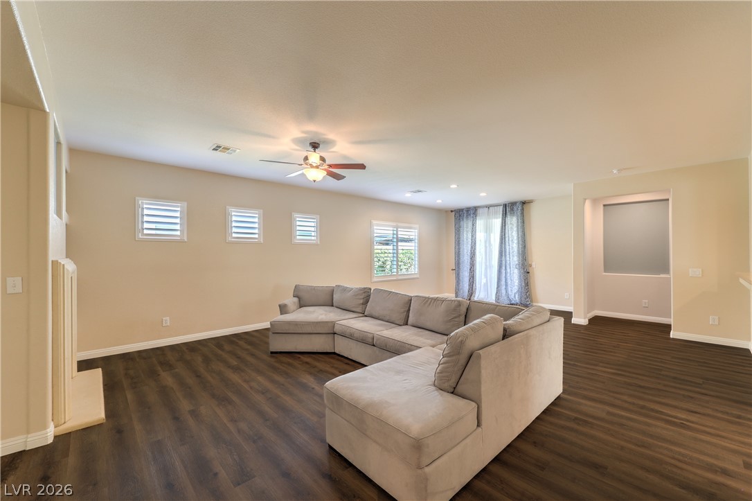 7148 Crescentville Avenue Las Vegas NV 89131