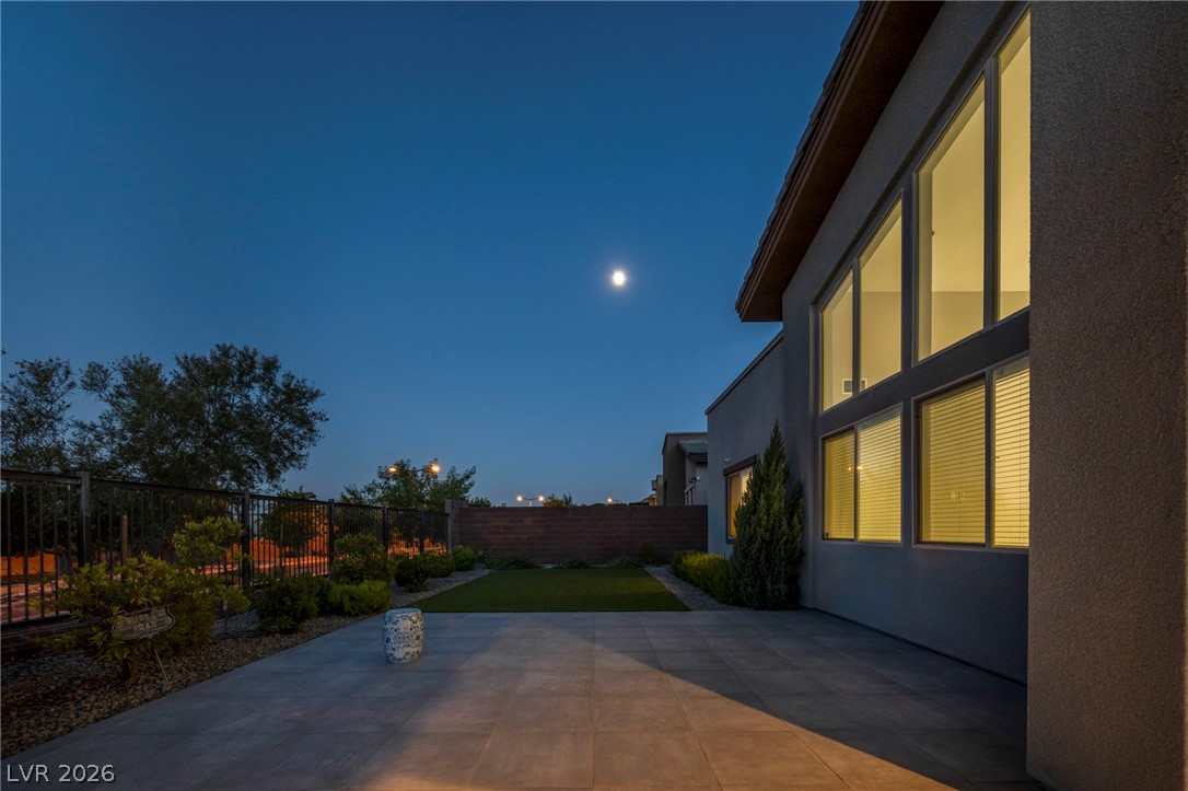 6184 Willow Rock Street Las Vegas NV 89135