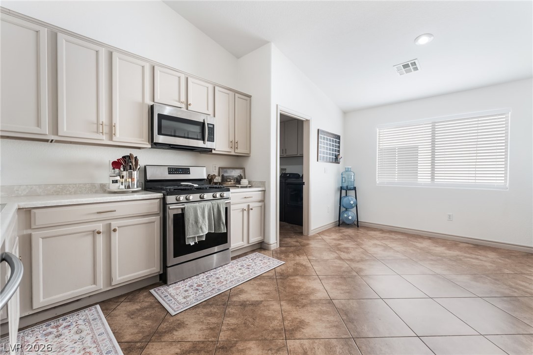 3729 Shimmering Creek Avenue North Las Vegas NV 89031
